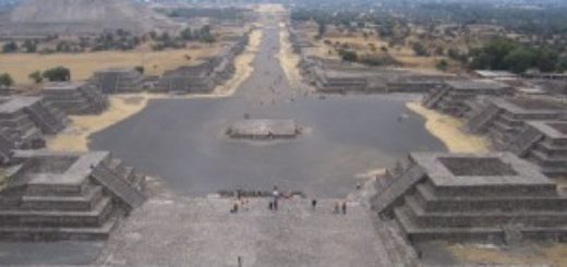 Teotihuacán - Vista dalla Piramide della Luna (tratto da Wiki Commons)